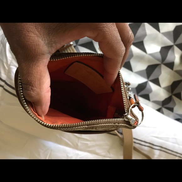 Coach adjustable strap crossbody purse. - Picture 4 of 4